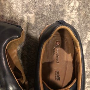 Woman’s Clark Dark Blue tie Shoes. Worn very little